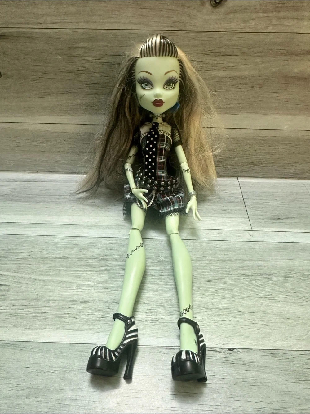 Monster High Frankie Stein  Green & Black Plaid Fashion Doll
